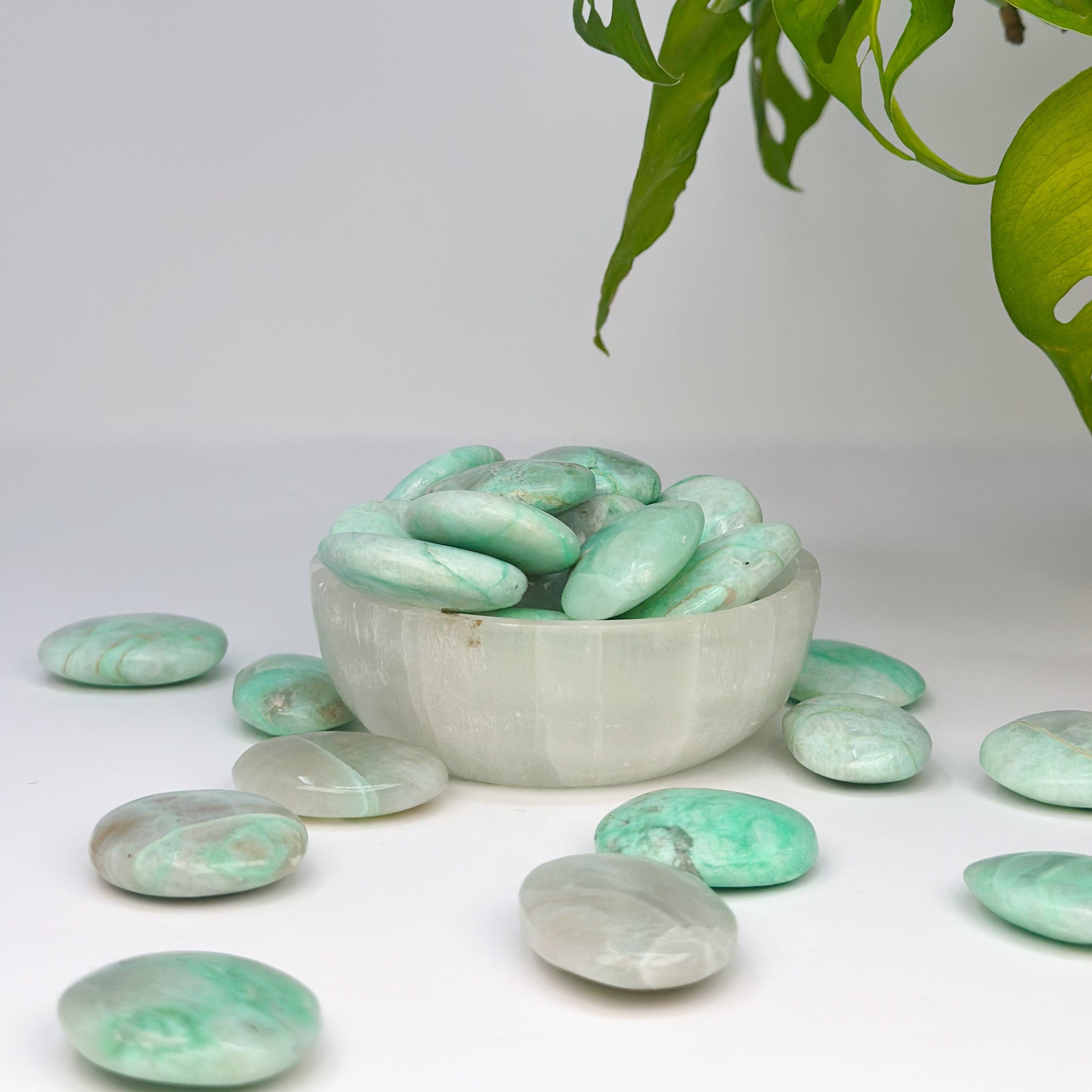 Mondstein grün Trommler I Steine der Gezeiten