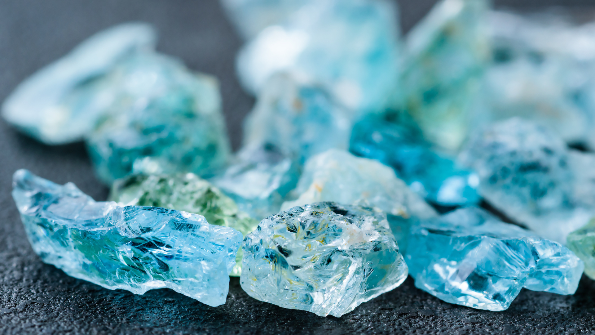 Alles über Aquamarine: Ihre Geschichte, Eigenschaften und Auswahlkriterien