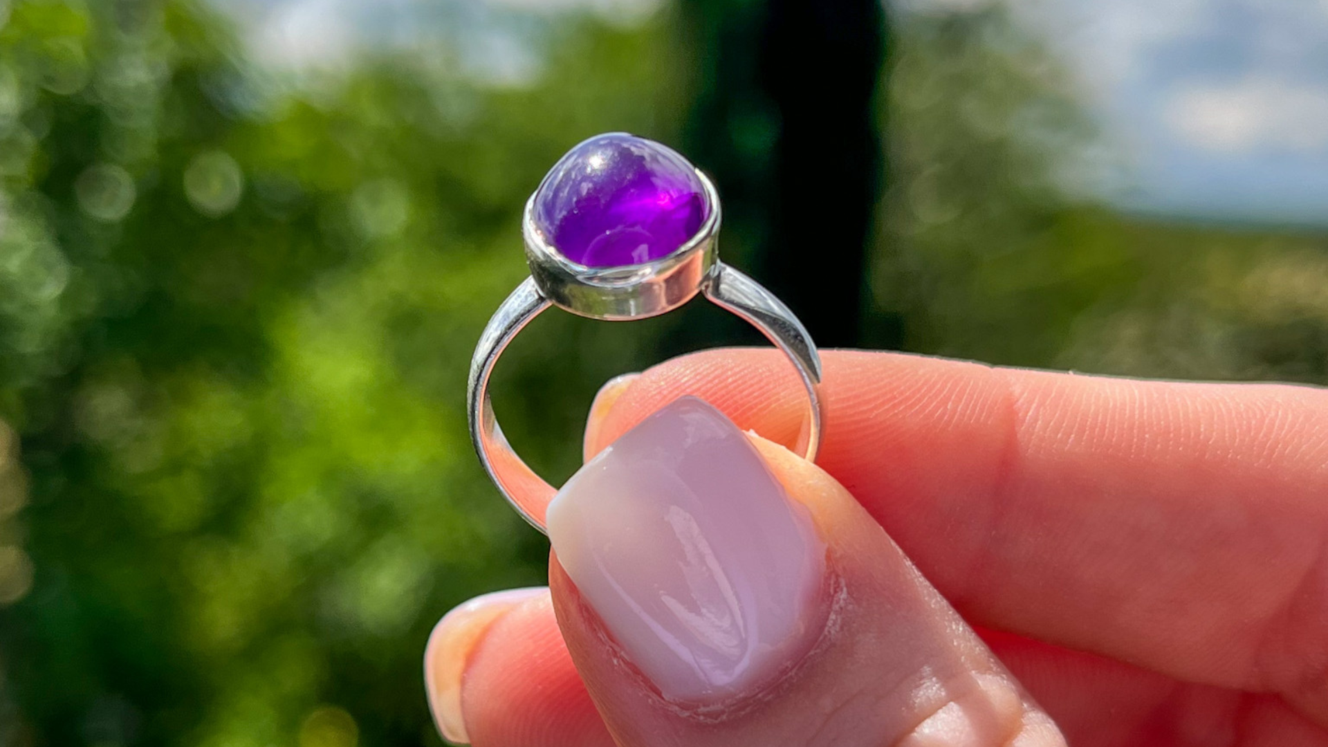 Entdecken Sie den Amethyst Ring: Unser Guide für Ihr perfektes Schmuckstück