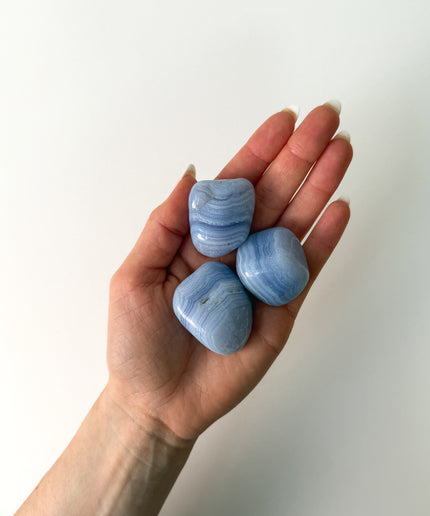 Blauer Chalcedon (Blue Lace Agate) Trommelstein