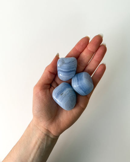 Blauer Chalcedon (Blue Lace Agate) Trommelstein