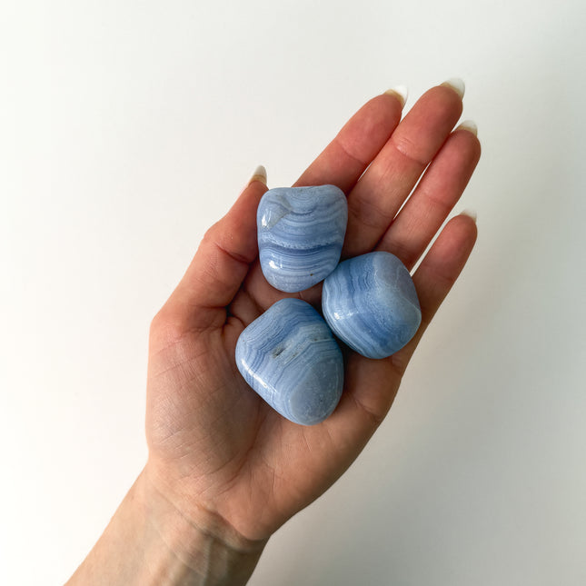 Blauer Chalcedon (Blue Lace Agate) Trommelstein