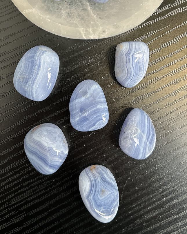 Blauer Chalcedon (Blue Lace) Trommelstein (AA Qualität)