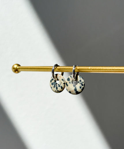 Dalmatiner Donut Ohrringe – mit Hoop in Silber oder Gold
