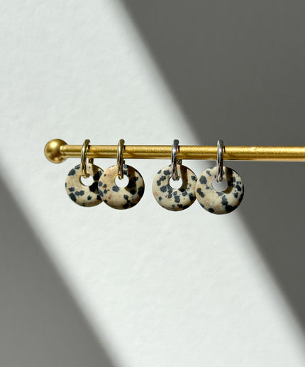 Dalmatiner Donut Ohrringe – mit Hoop in Silber oder Gold