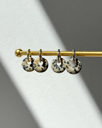 Dalmatiner Donut Ohrringe – mit Hoop in Silber oder Gold