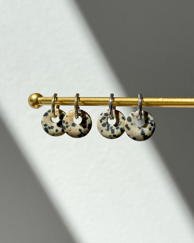 Dalmatiner Donut Ohrringe – mit Hoop in Silber oder Gold