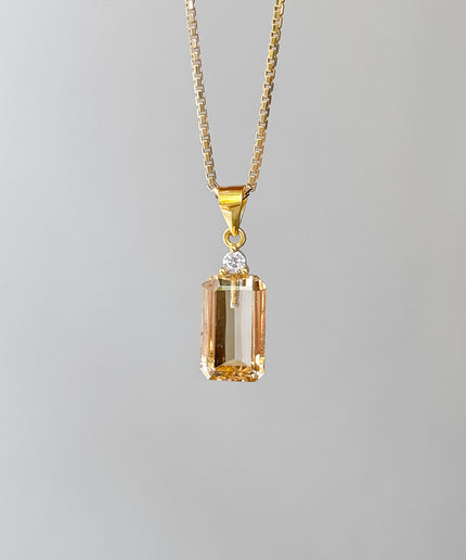 FairyTale Danburit Anhänger - Baguette in Gold
