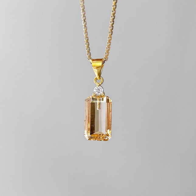 FairyTale Danburit Anhänger - Baguette in Gold