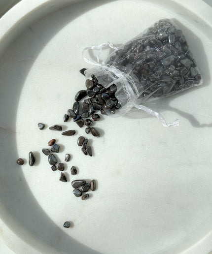 Hämatit Chips zum Entladen von Edelsteinen
