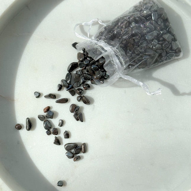 Hämatit Chips zum Entladen von Edelsteinen