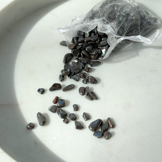 Hämatit Chips zum Entladen von Edelsteinen