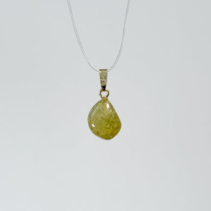 Grüner Granat (Grossular) Anhänger - 925 Silber vergoldet