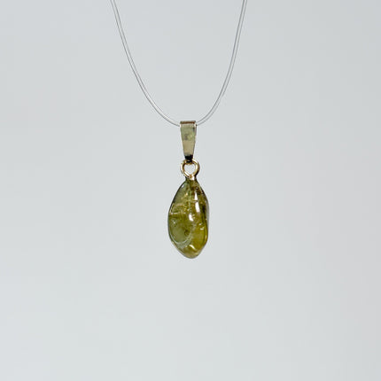 Grüner Granat (Grossular) Anhänger - 925 Silber vergoldet