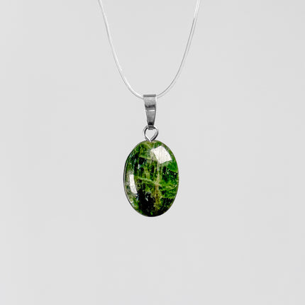 Chromdiopsid Cabochon Anhänger - 925 Silber