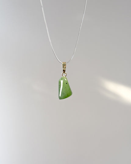 Jade-Nephrit Kettenanhänger