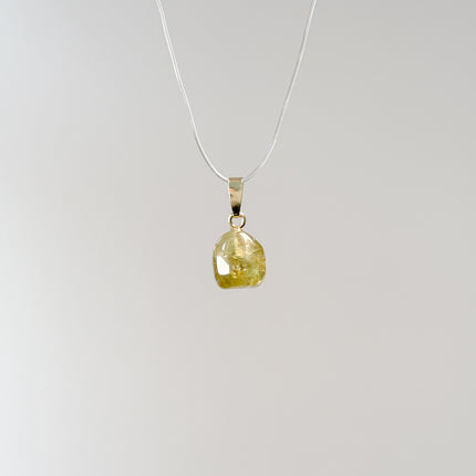 Grüner Granat (Grossular) Anhänger - 925 Silber vergoldet
