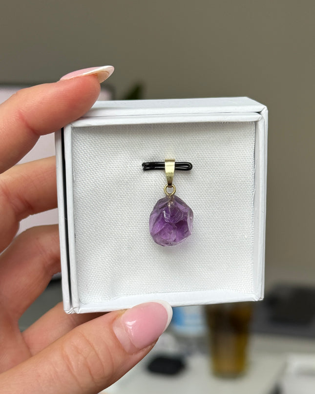 Amethyst Rohstein Kettenanhänger
