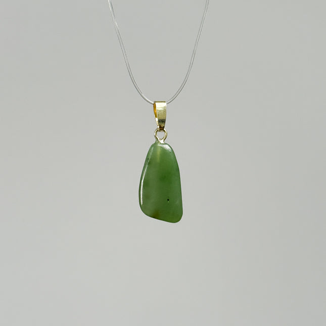 Jade-Nephrit Kettenanhänger