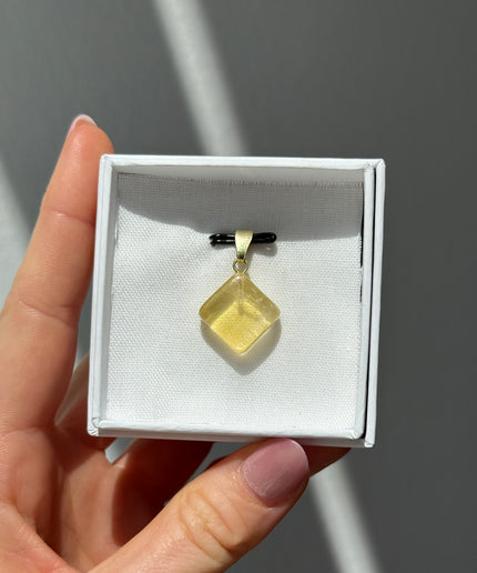 Fluorit geometrischer Kettenanhänger