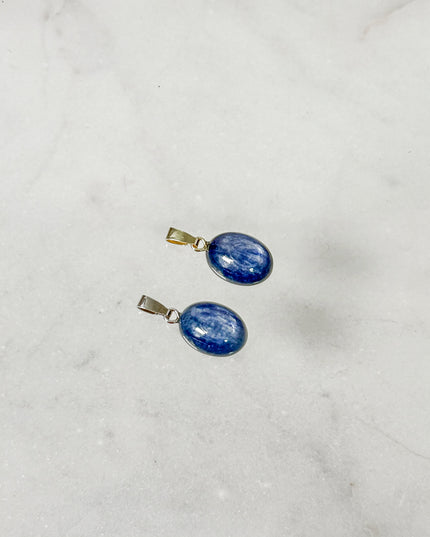 Disthen (Kyanit) Cabochon - Kettenanhänger