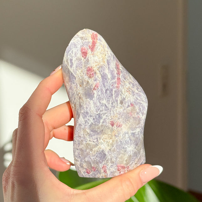 Turmalin in Lepidolith - "Holy Flame"