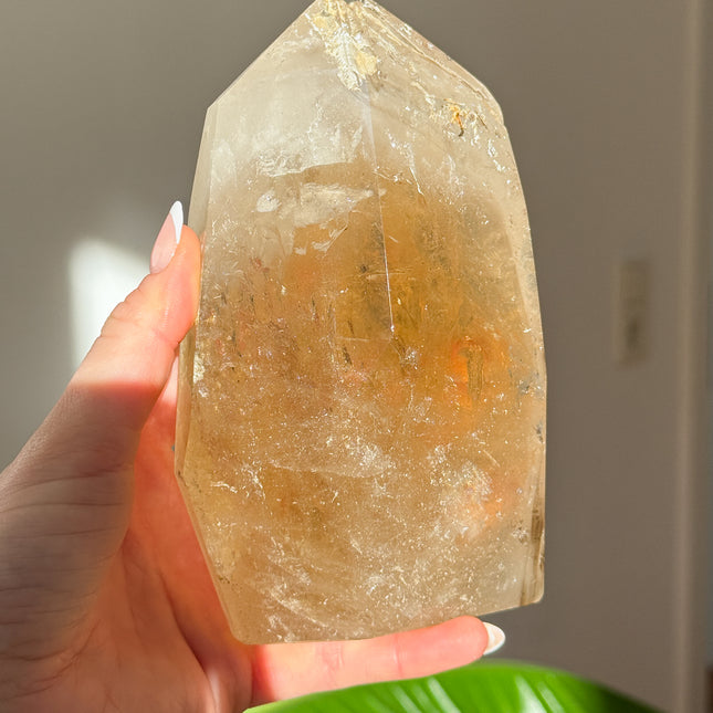 Naturcitrin-Spitze  auf Holzemphore