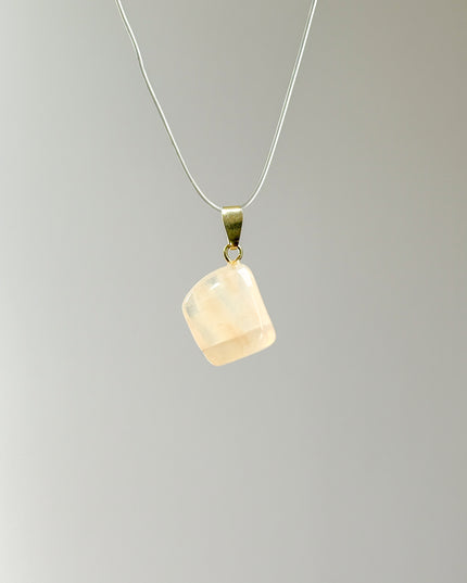 Mondstein Kettenanhänger