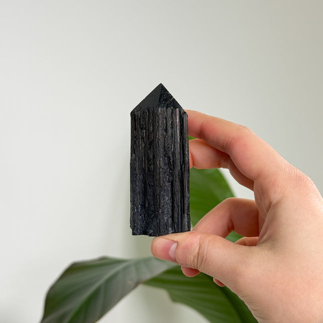 Turmalin Schörl Spitze (halbpoliert)