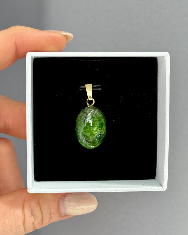 Chromdiopsid Cabochon Kettenanhänger