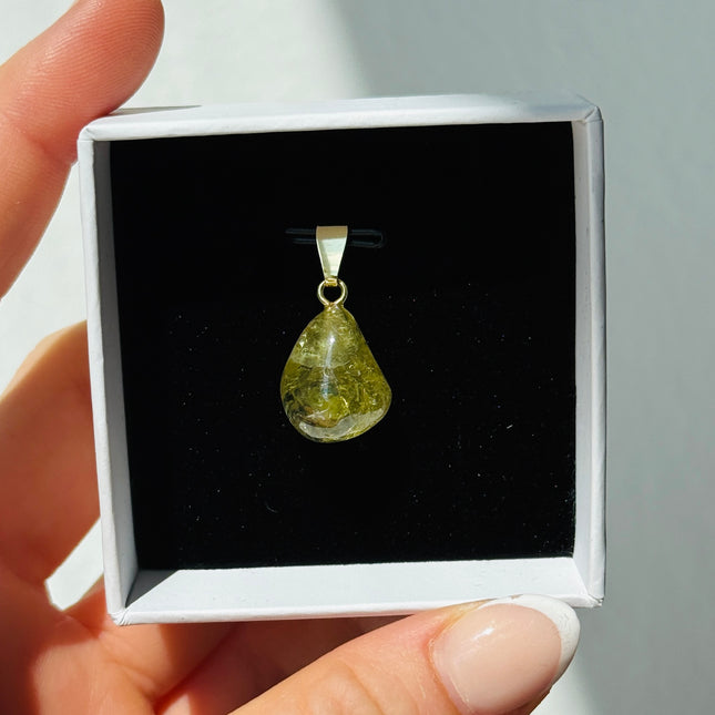 Grüner Granat (Grossular) Kettenanhänger
