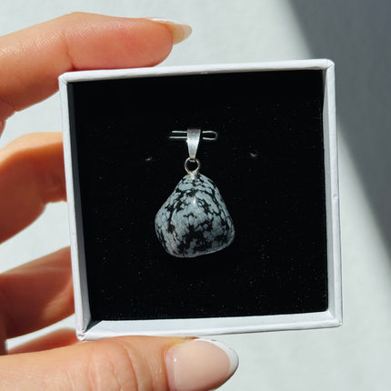 Obsidian (Schneeflockenobsidian) Kettenanhänger