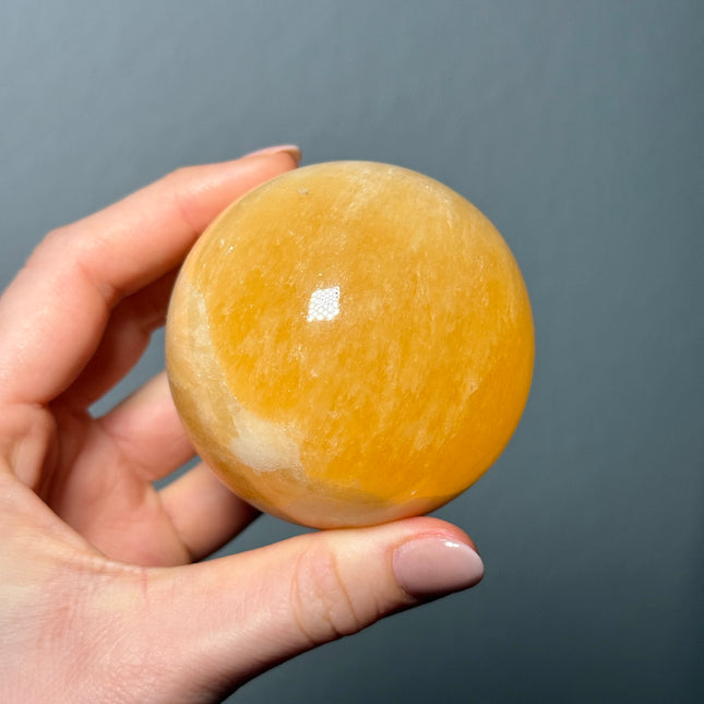 Orangencalcit III