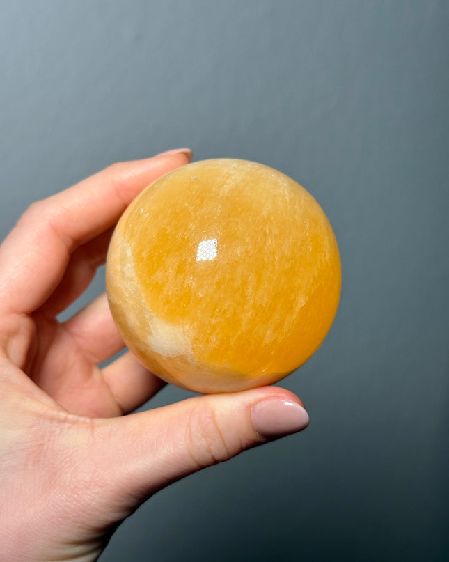Orangencalcit III