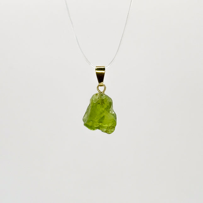 Peridot Rohstein Kettenanhänger