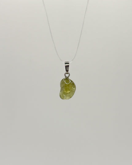 Grüner Granat (Grossular) Anhänger - 925 Silber