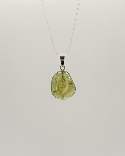 Grüner Granat (Grossular) Anhänger - 925 Silber