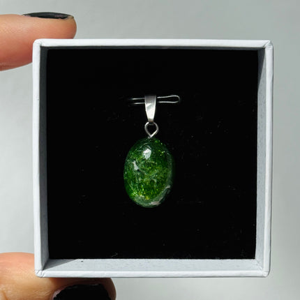 Chromdiopsid Cabochon Kettenanhänger