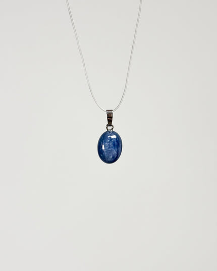 Disthen (Kyanit) Cabochon - Kettenanhänger