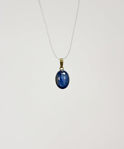 Disthen (Kyanit) Cabochon Kettenanhänger