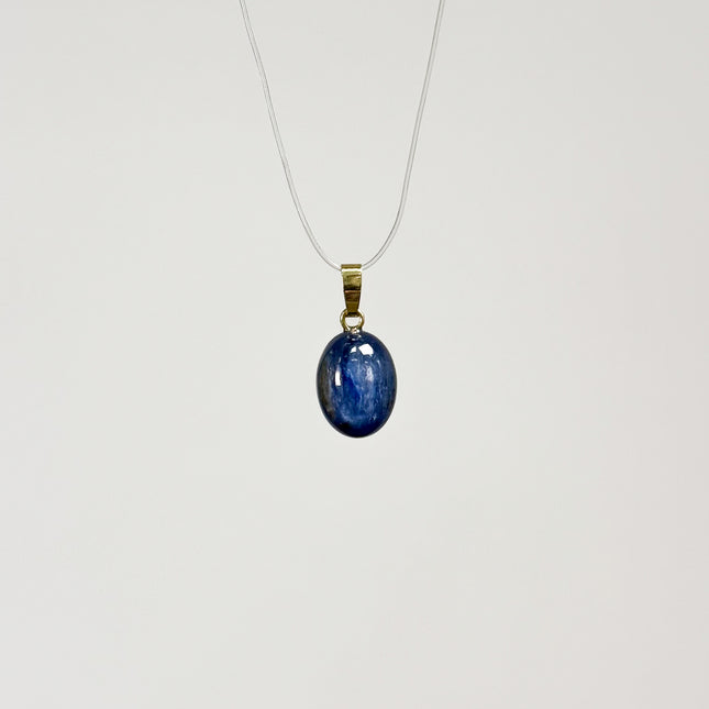 Disthen (Kyanit) Cabochon - Kettenanhänger