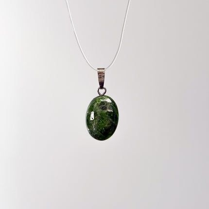 Chromdiopsid Cabochon Anhänger - 925 Silber