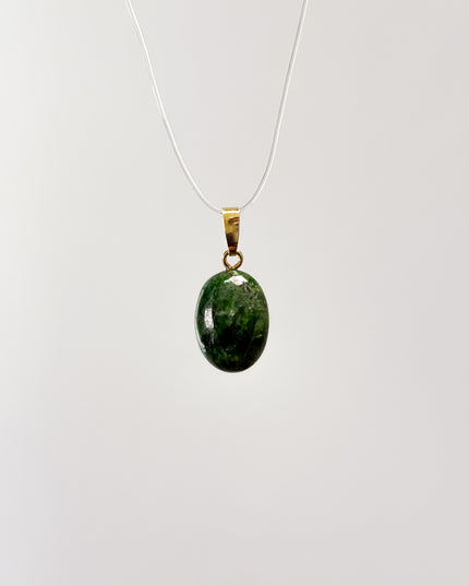 Chromdiopsid Cabochon Kettenanhänger