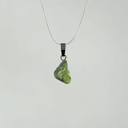 Peridot (roh) Anhänger - 925 Silber