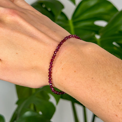 Granat facettiert Perlenarmband verstellbar