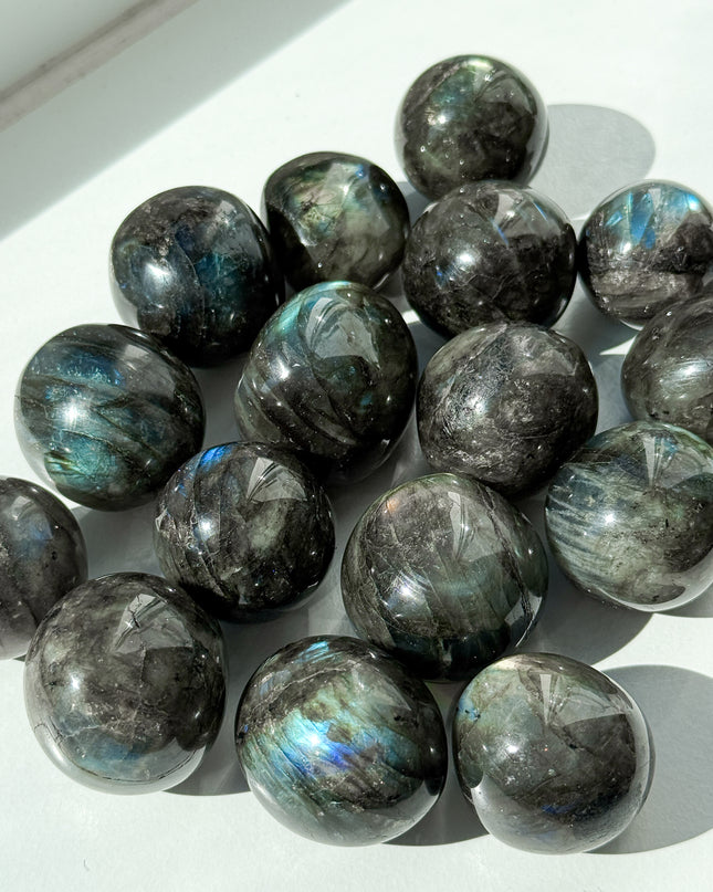 Labradorit Trommelstein