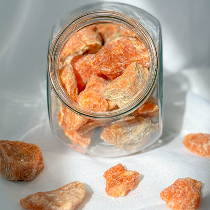 Orangencalcit (Rohstein/Wasserstein)