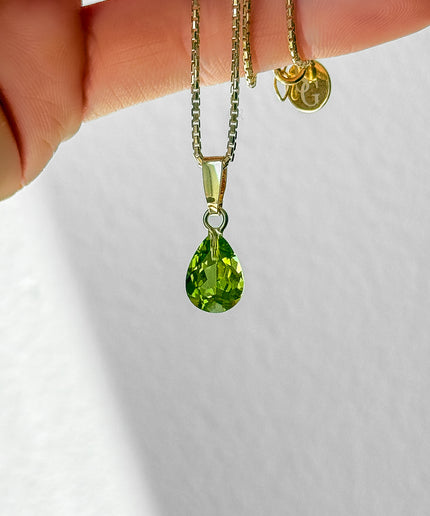 FairyTale Peridot Anhänger - Tropfen in Gold