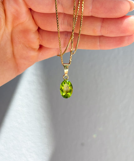 FairyTale Peridot Anhänger - Oval in Gold