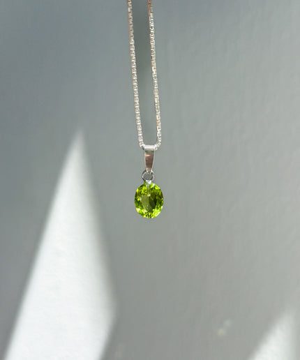 FairyTale Peridot Anhänger - Oval in Silber